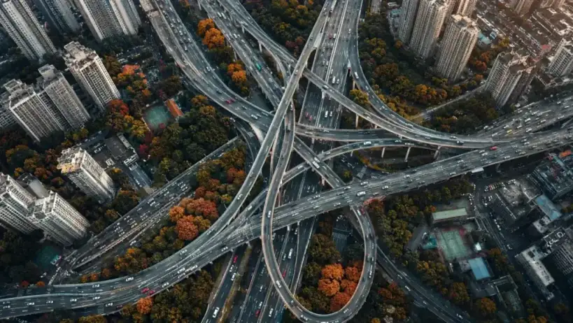 Connect frontend, APIs and database with ASP.NET Core in C#